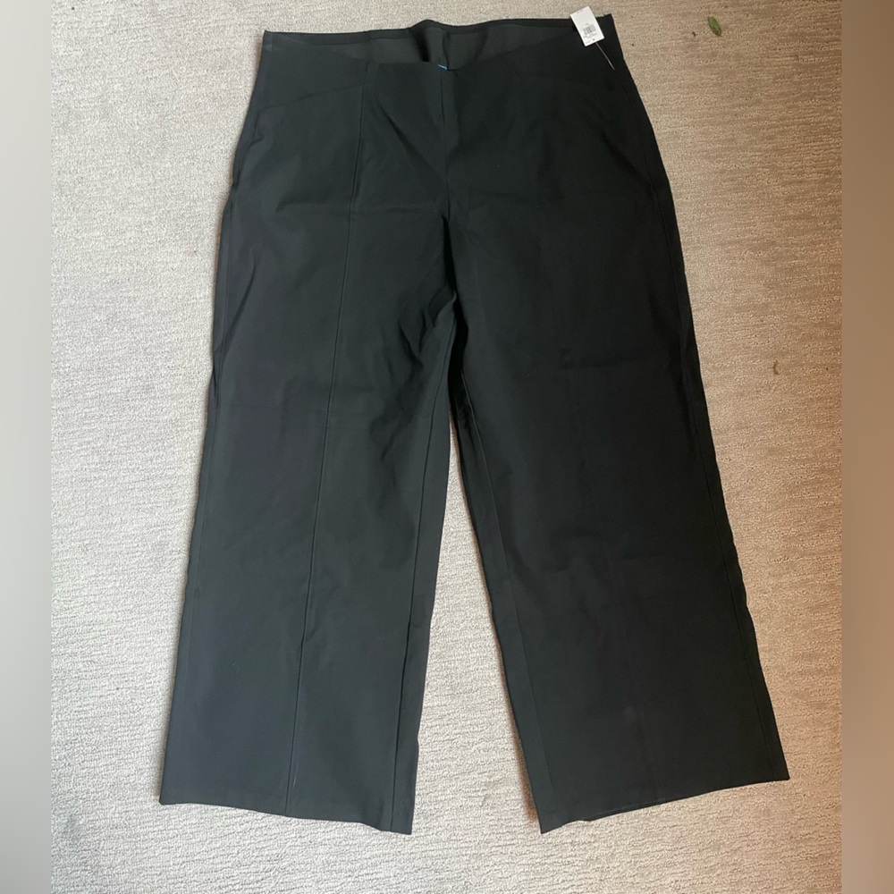 Old Navy Women’s Black Pixie Wide Leg Pants